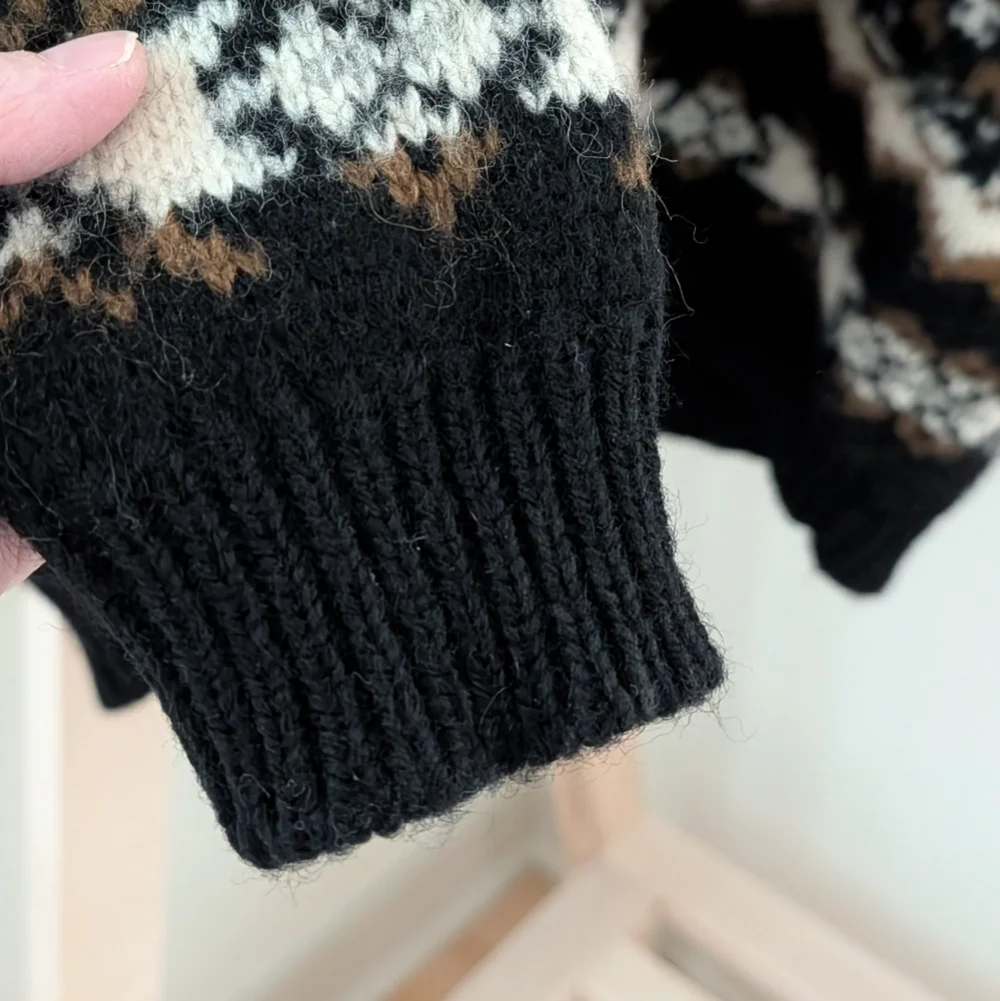 Vintage Geometric Abstract Patterned Wool Crewneck Sweater In Black - Picture 5 of 6